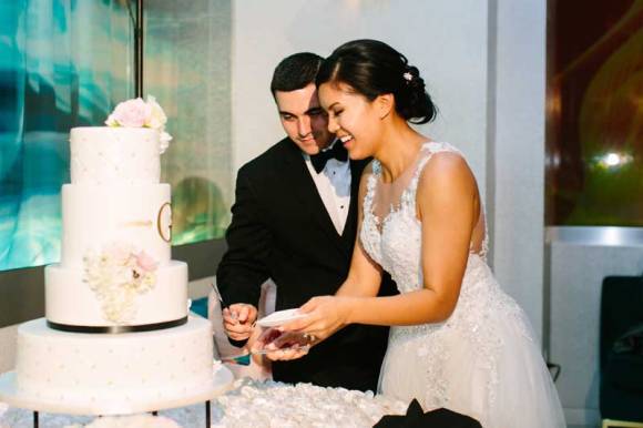 46-patricia-ivan-wedding-reception-bride-groom-cake-cutting